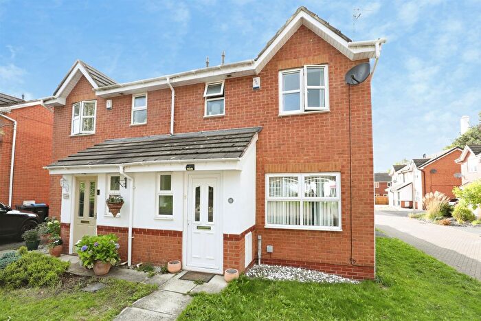3 Bedroom Semi-Detached House For Sale In Hollybank Close, Winnington, Northwich, CW8