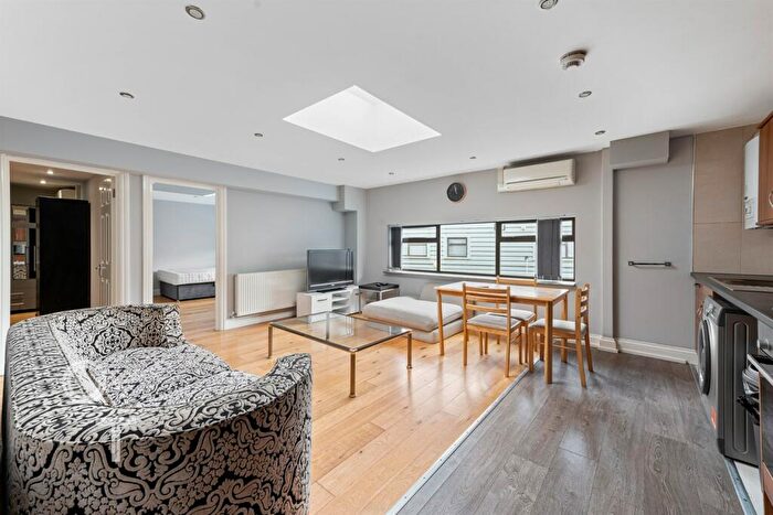 3 Bedroom Flat To Rent In Camden Road, N7