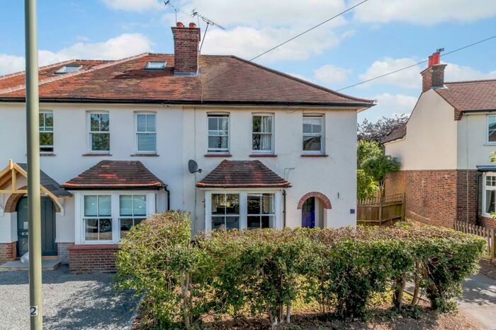 3 Bedroom Semi-Detached House To Rent In Molyneux Road, Weybridge, KT13