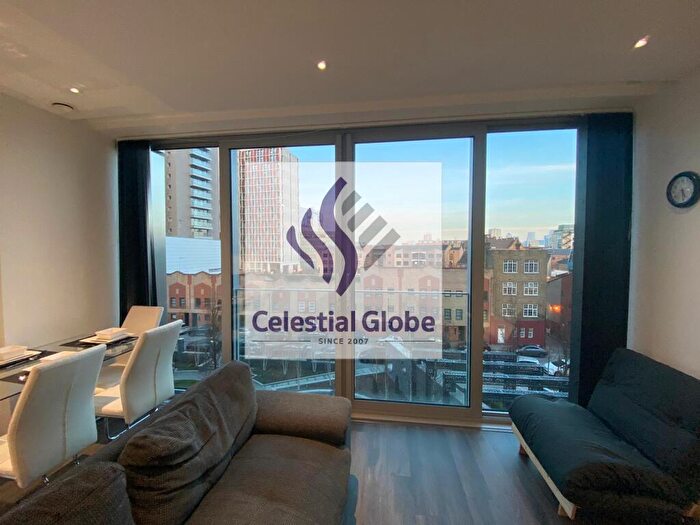 Studio To Rent In Kingwood House, Chaucer Gardens, London, E1