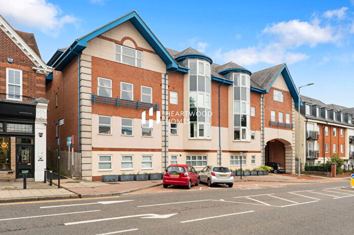2 Bedroom Apartment For Sale In Warwick House, London Road, St. Albans, AL1