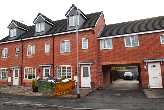 3 Bedroom Town House For Sale In Barker Round Way, Burton-On-Trent, DE14
