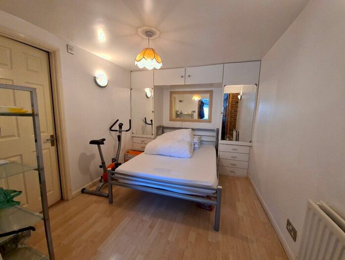 1 Bedroom Maisonette To Rent In High Street North, Dunstable, LU6