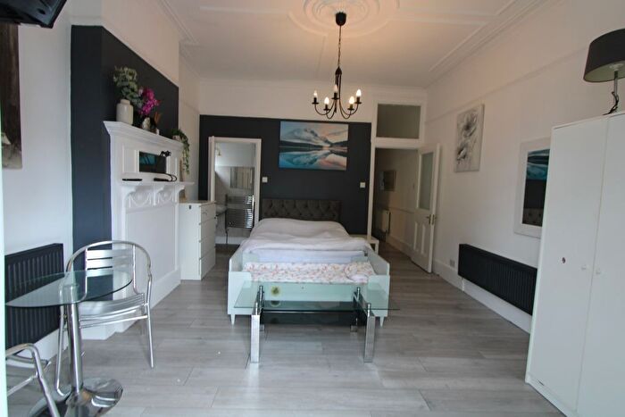 1 Bedroom Flat To Rent In Norbury Court Road, Norbury, SW16