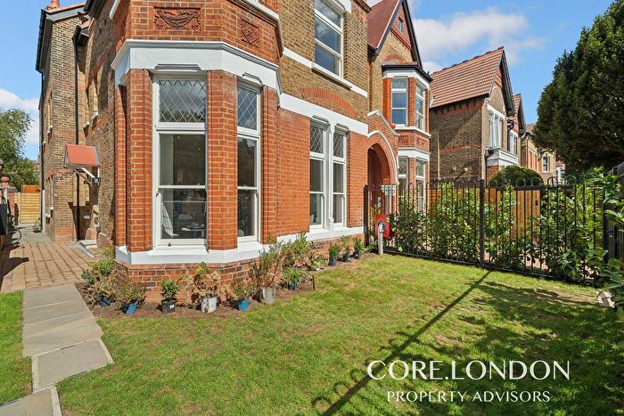 2 Bedroom Flat For Sale In Brooklands, Ealing Common, W3