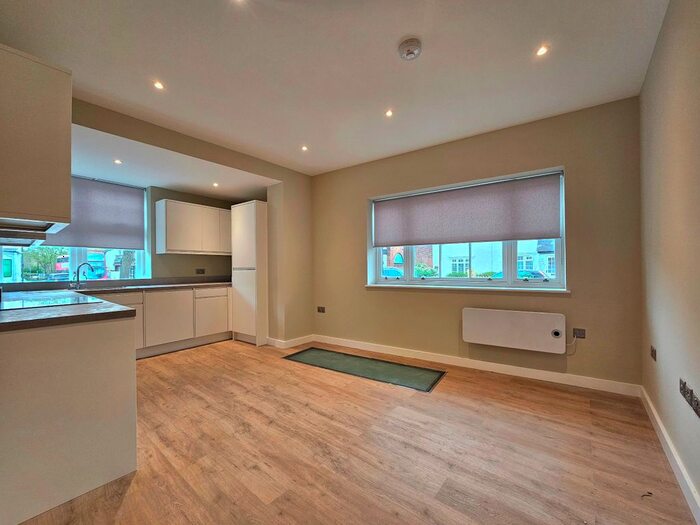 4 Bedroom Flat To Rent In Fortis Green, London, N2