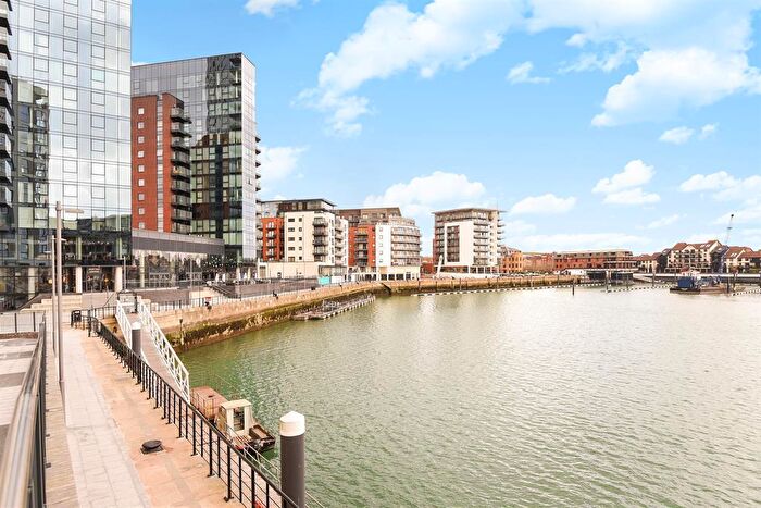 2 Bedroom Flat To Rent In The Blake Building, Ocean Village, Southampton, SO14