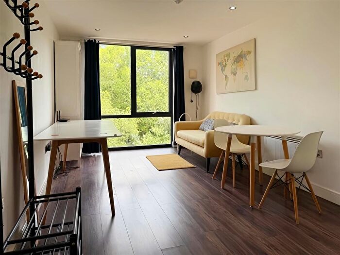 1 Bedroom Flat To Rent In Granville Lofts, Holliday Street, Birmingham, B1