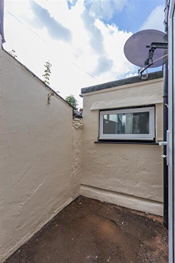 1 Bedroom Flat To Rent In Tyn-Y-Coed Place, Roath, CF24