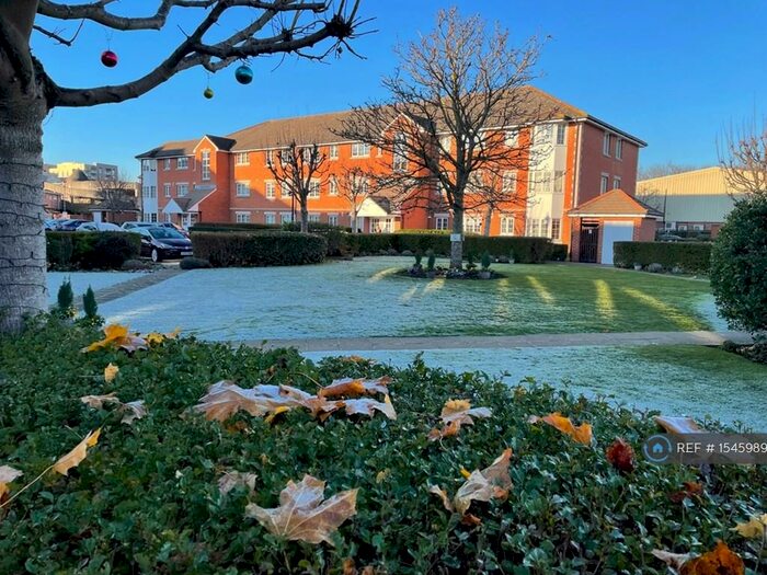 2 Bedroom Flat To Rent In Sigrist Square, Kingston Upon Thames, KT2