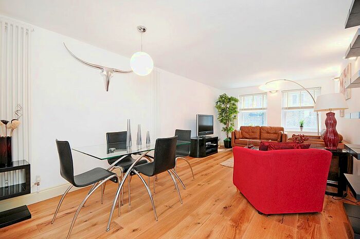 3 Bedroom Flat To Rent In Queens Gardens, London, W2