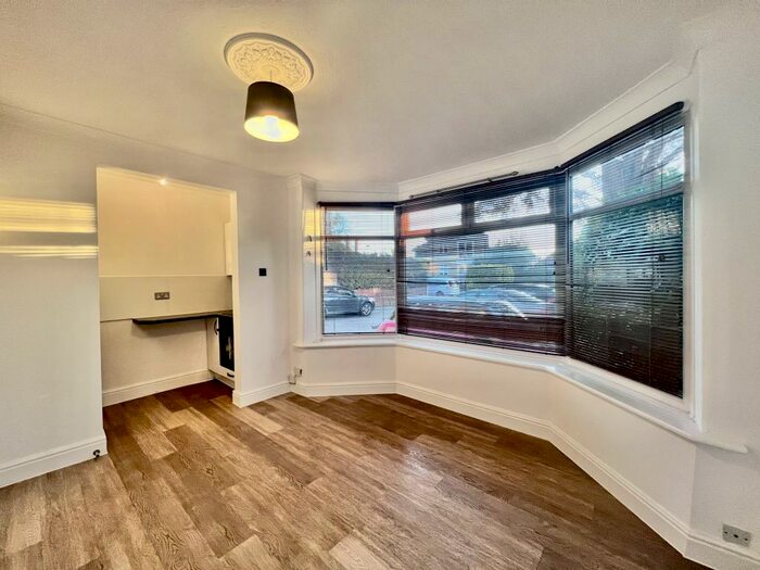 1 Bedroom Flat To Rent In Cobden Avenue, Southampton, SO18