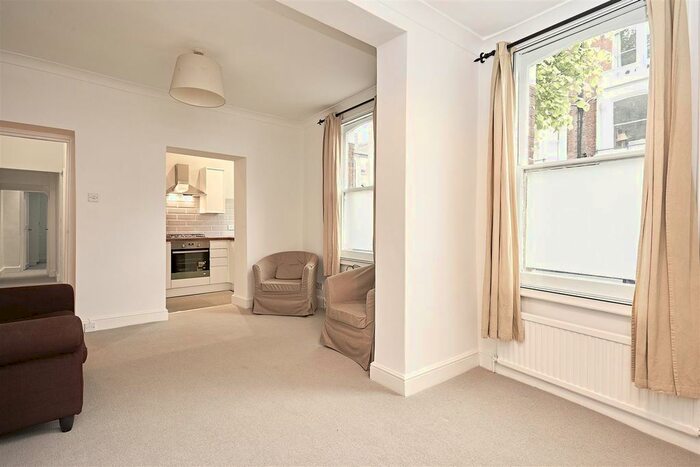 2 Bedroom Maisonette To Rent In Aynhoe Road, Brook Green, London, W14