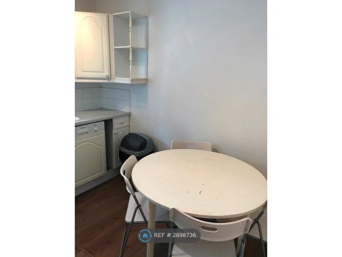 4 Bedroom Flat To Rent In Thursley House, Kingston Upon Thames, KT2