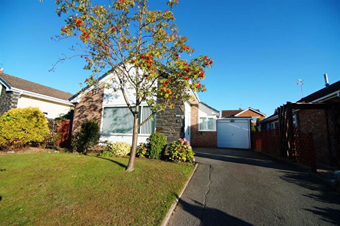 2 Bedroom Detached Bungalow For Sale In Llys Clwyd, St. Asaph, LL17