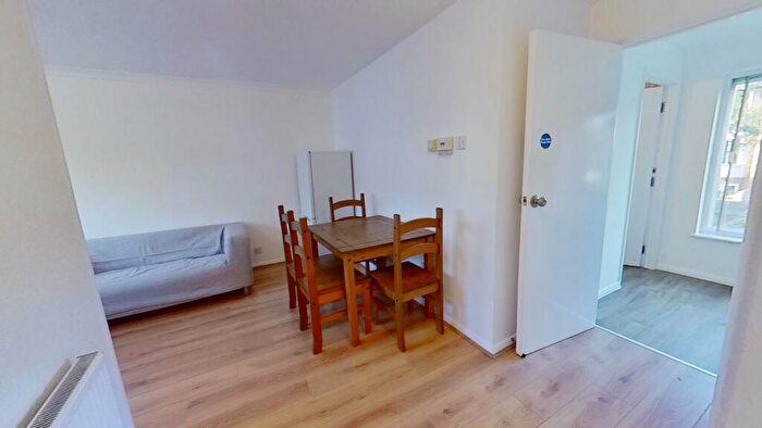 6 Bedroom Terraced House To Rent In Guildford Park Avenue, Guildford, GU2