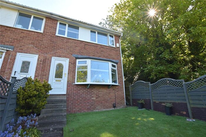 3 Bedroom End Of Terrace House For Sale In Cliffe Park Drive, Leeds, West Yorkshire, LS12