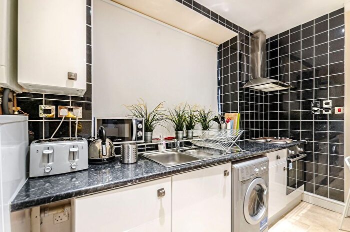 2 Bedroom Flat To Rent In Boswell Street, Bloomsbury, London, WC1N