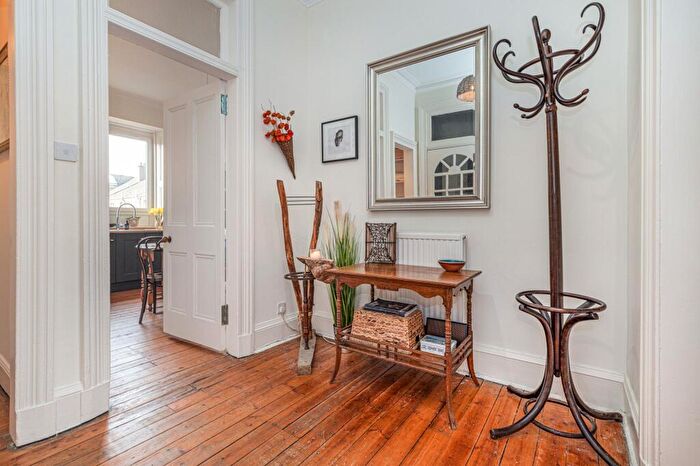 1 Bedroom Apartment For Sale In Daisy Street, Govanhill, Glasgow, G42