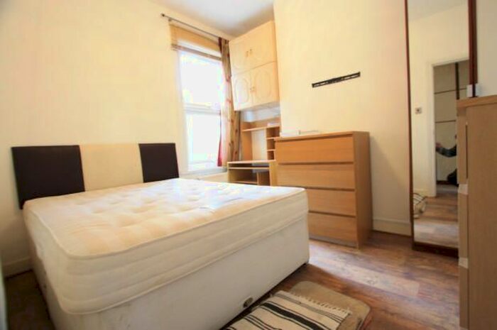 2 Bedroom Flat To Rent In Miller Road, London, SW19