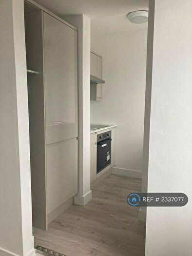 1 Bedroom Flat To Rent In Castle Street, Reading, RG1