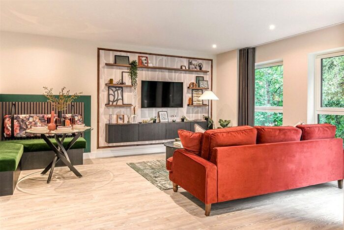 1 Bedroom Flat For Sale In North Gate Park, St Ann's Road, Haringey, London, N15