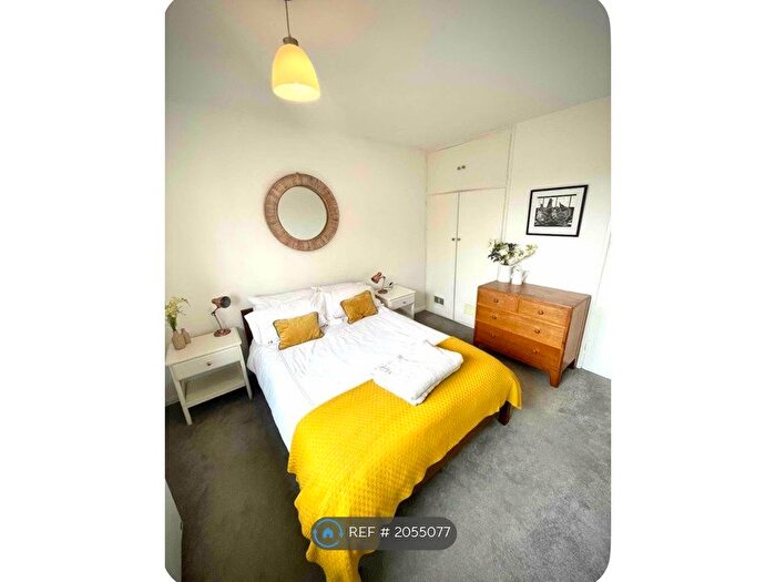 1 Bedroom Flat To Rent In Pembroke Court, Oxford, OX4