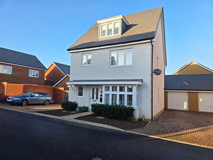 4 Bedroom Detached House For Sale In Jay Crescent, Wymondham, Norfolk, NR18