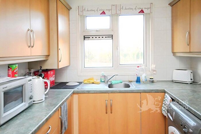 3 Bedroom Apartment To Rent In Park Barn Drive, Guildford, Surrey, GU2
