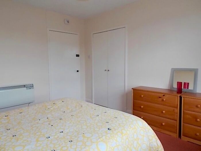 3 Bedroom Flat To Rent In Loganlee Terrace, Dundee, DD2