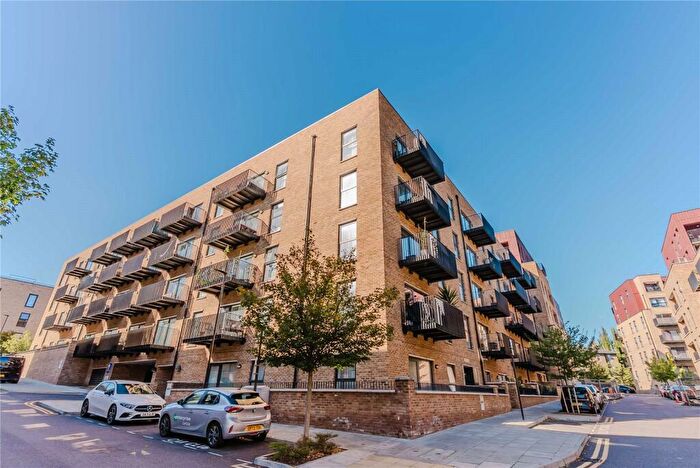 3 Bedroom Apartment For Sale In Rolfe Terrace, Woolwich, SE18