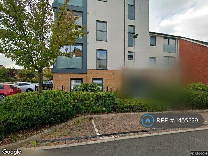 4 Bedroom Terraced House To Rent In Padworth Avenue, Reading, RG2