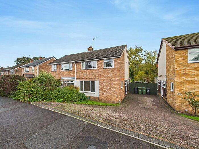 3 Bedroom Semi Detached House For Sale In Greenacres Road, Worcester, Worcestershire, WR2