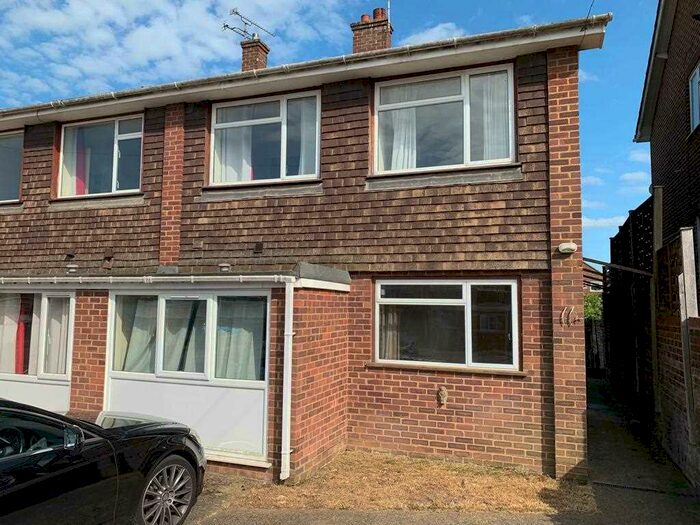 1 Bedroom Property To Rent In Mead Way, Canterbury, CT2