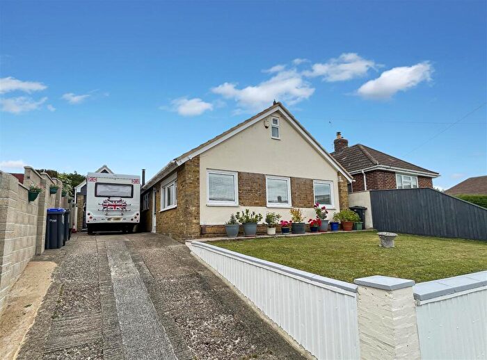 3 Bedroom Detached Bungalow For Sale In Bishopdown Road, Salisbury, SP1