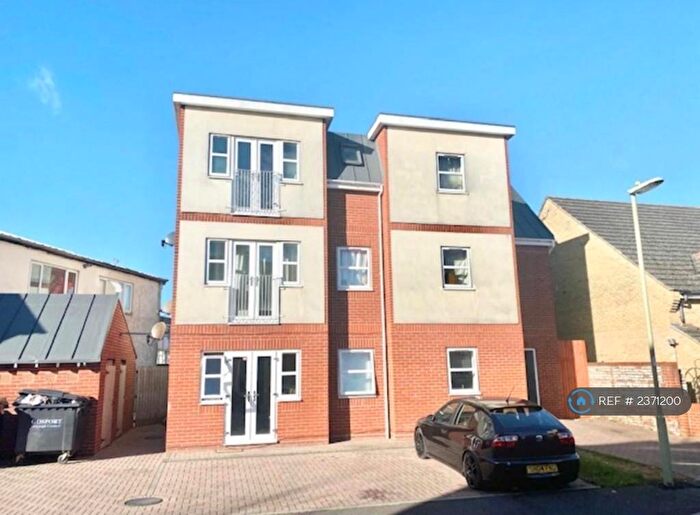 2 Bedroom Flat To Rent In St. Johns Close, Gosport, PO12