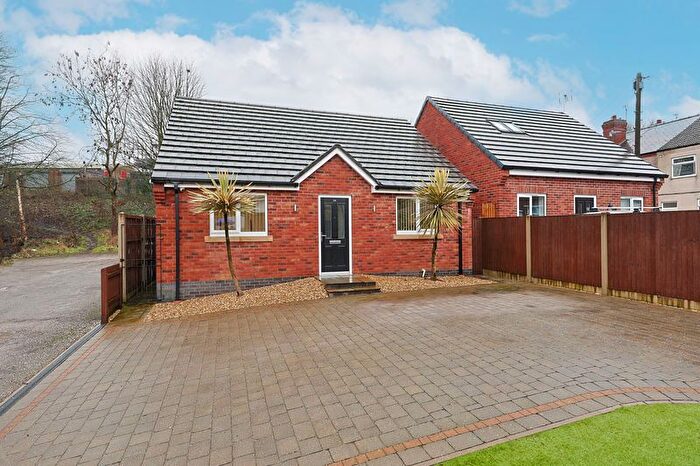 2 Bedroom Detached Bungalow For Sale In Egstow Street, Clay Cross, Chesterfield, S45