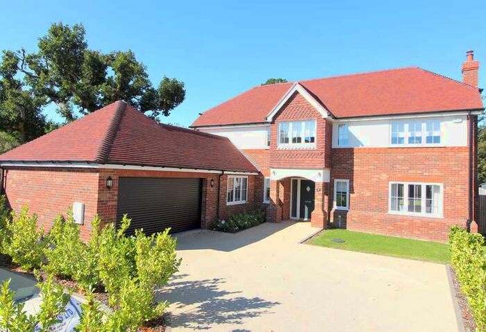 5 Bedroom Detached House For Sale In Headcorn, TN27