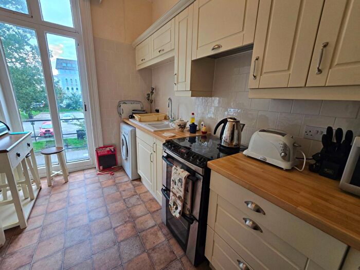 1 Bedroom Flat To Rent In Flat, Albion Road, Scarborough, YO11