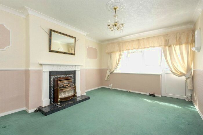 1 Bedroom Flat For Sale In Avonfield Court, London, E17