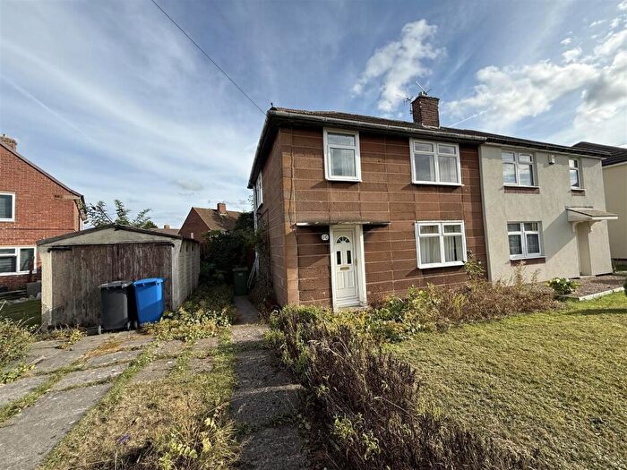 3 Bedroom Semi-Detached House For Sale In Thirlmere Road, Chesterfield, S41