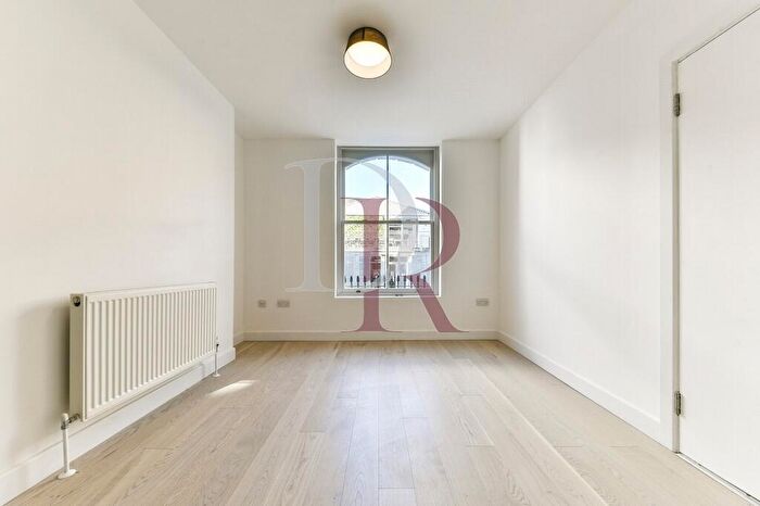2 Bedroom Flat To Rent In St Peter's Street, Angel, N1