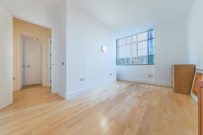 2 Bedroom Apartment To Rent In South City Court, Peckham Grove, London, SE15