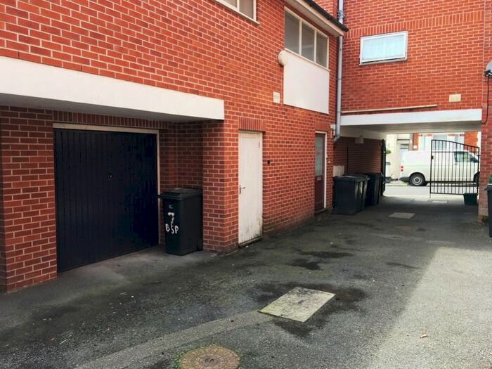 Garage / Parking To Rent In Hatcher Street, Dawlish, EX7
