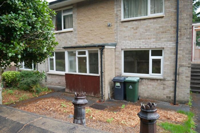 2 Bedroom Flat To Rent In Glen Court, Cleveland Road, Huddersfield, West Yorkshire, HD1