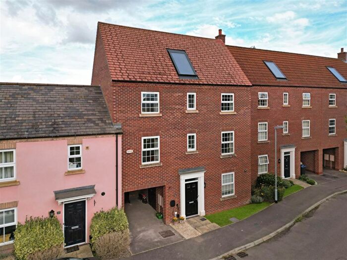 4 Bedroom Town House For Sale In Ox Meadow, Bottisham, Cambridge, CB25