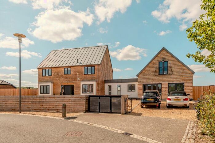 7 Bedroom Detached House For Sale In Winsor Crescent, Hampton Vale, Peterborough, PE7