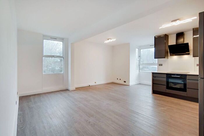 2 Bedroom Flat To Rent In Sullivan Close, Clapham Junction, London, SW11