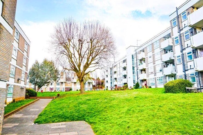3 Bedroom Flat For Sale In Hermitage Court, London, NW2