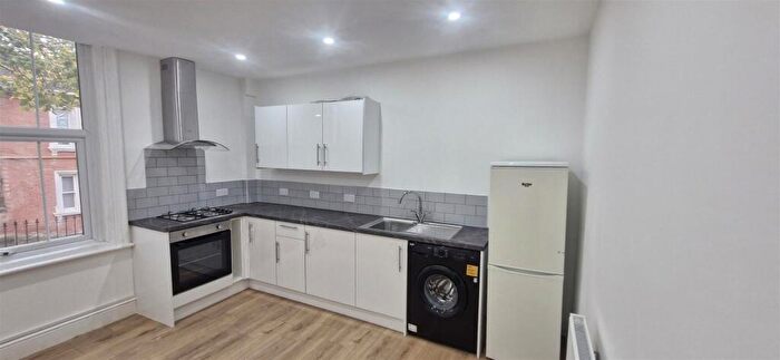 3 Bedroom Flat To Rent In **£pppw Excluding Bills** Annesley Grove, Arboretum - Trent Uni, NG1